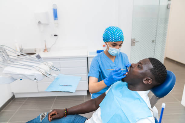 Best Broken or Cracked Tooth Emergency Dentist in Uvalde, TX